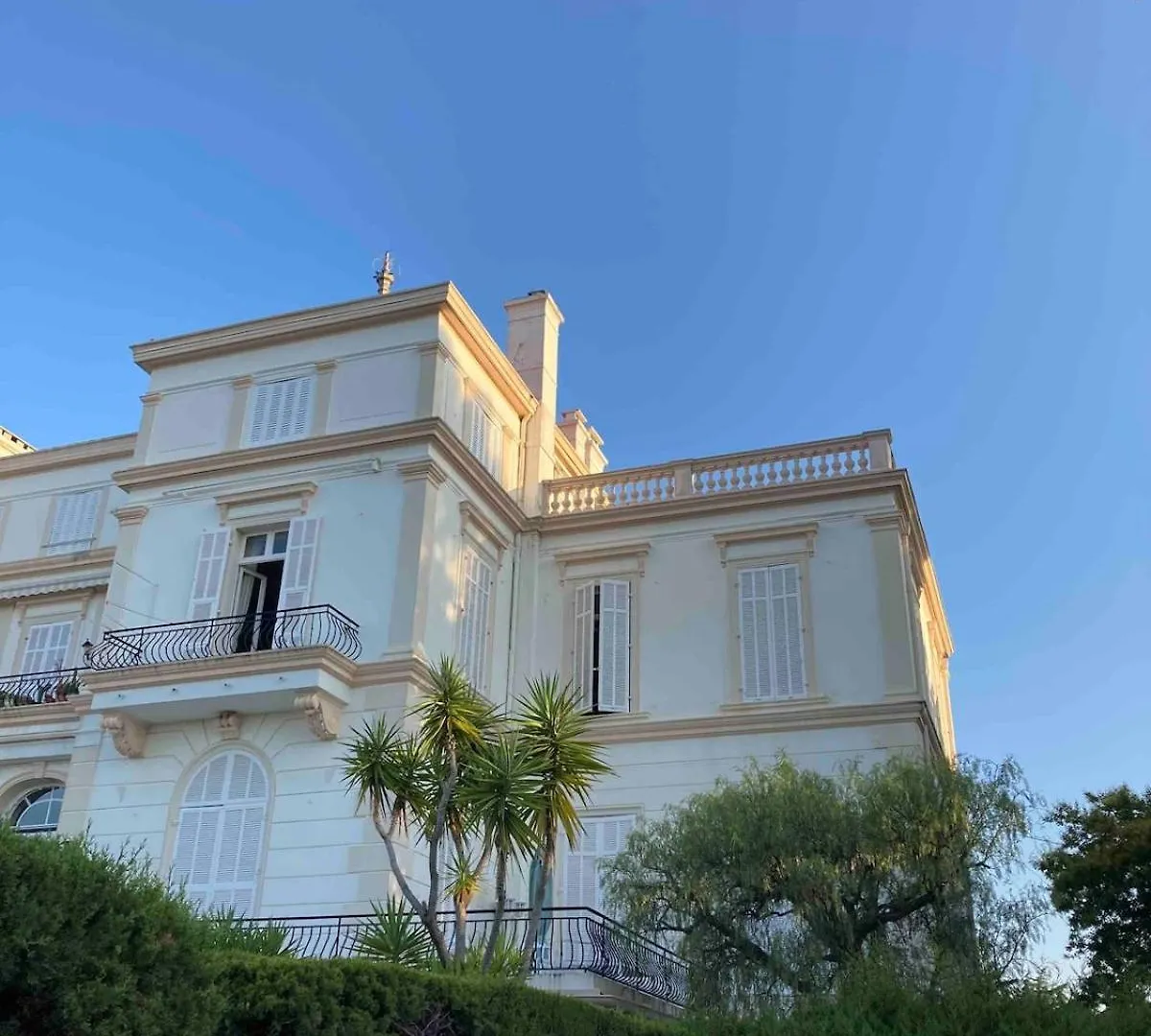 Apartment In A Historic Villa Saint-Raphael  France