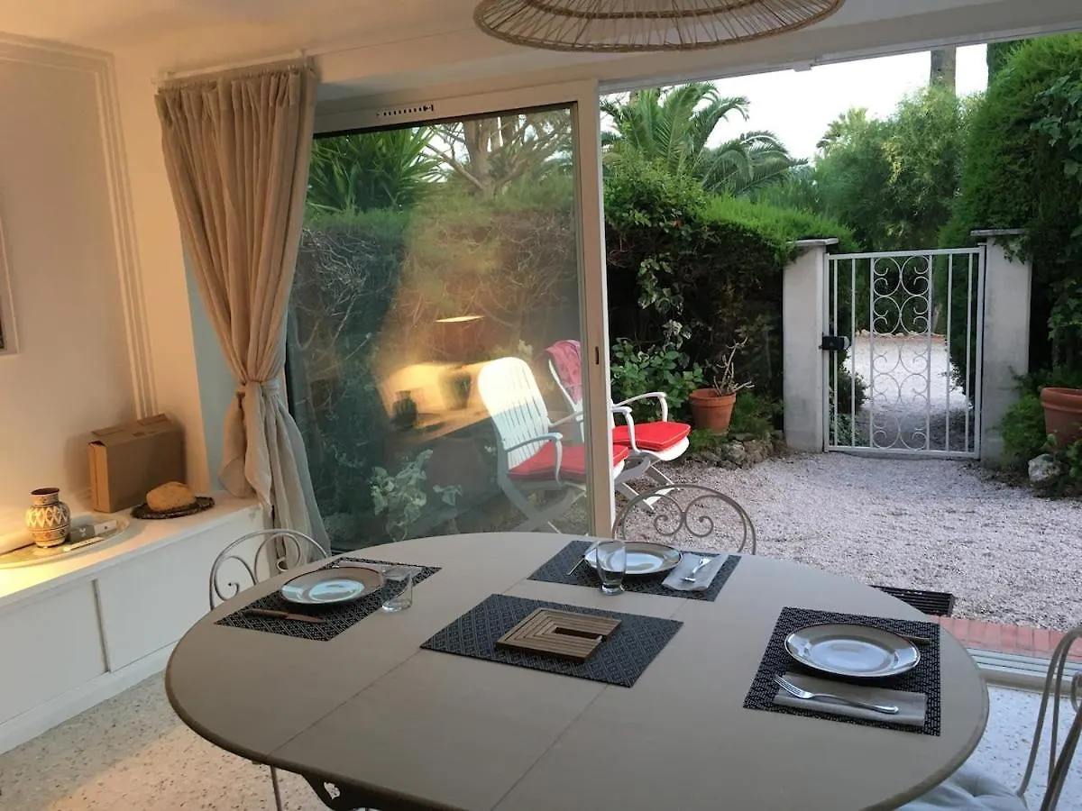 Apartment In A Historic Villa Saint-Raphael  0*, Saint-Raphael (Var) France