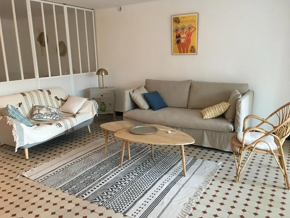 Apartment In A Historic Villa Saint-Raphaël Francia